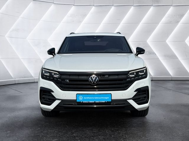 Volkswagen Touareg 2023 г. Белый, пробег 30585 км
