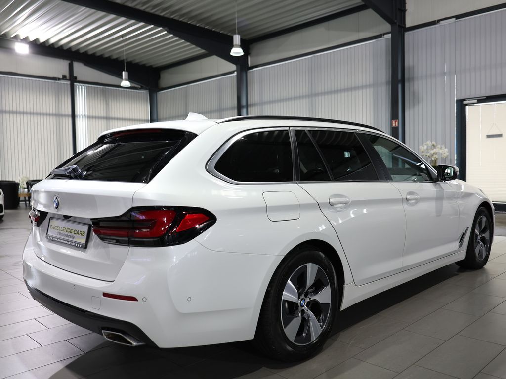 BMW 520 2024 г. Белый, пробег 46000 км