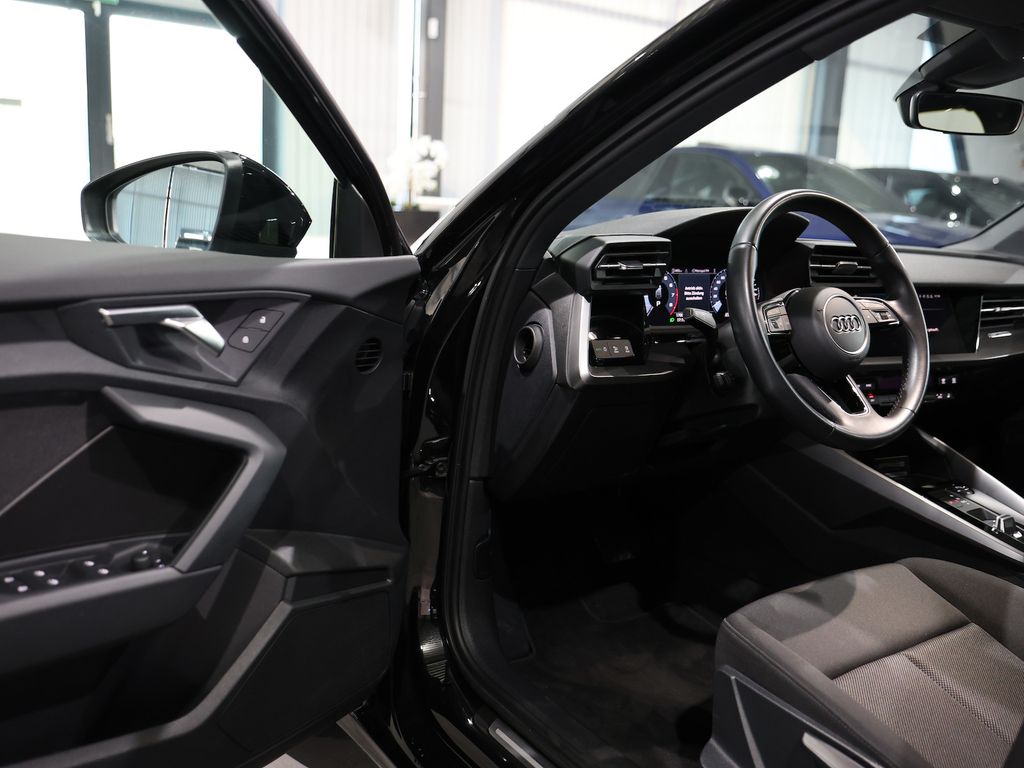 Audi A3 2022 г. Чёрный, пробег 17000 км