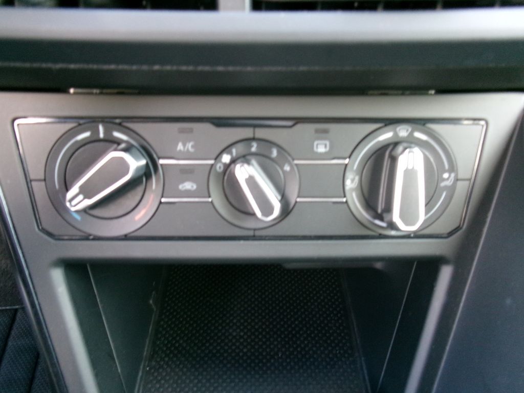 Volkswagen Polo 2021 г. Серый, пробег 57600 км