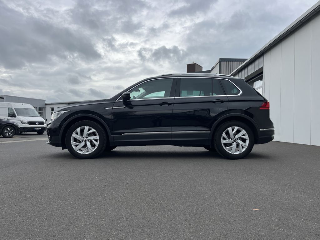 Volkswagen Tiguan 2023 г. Чёрный, пробег 28786 км