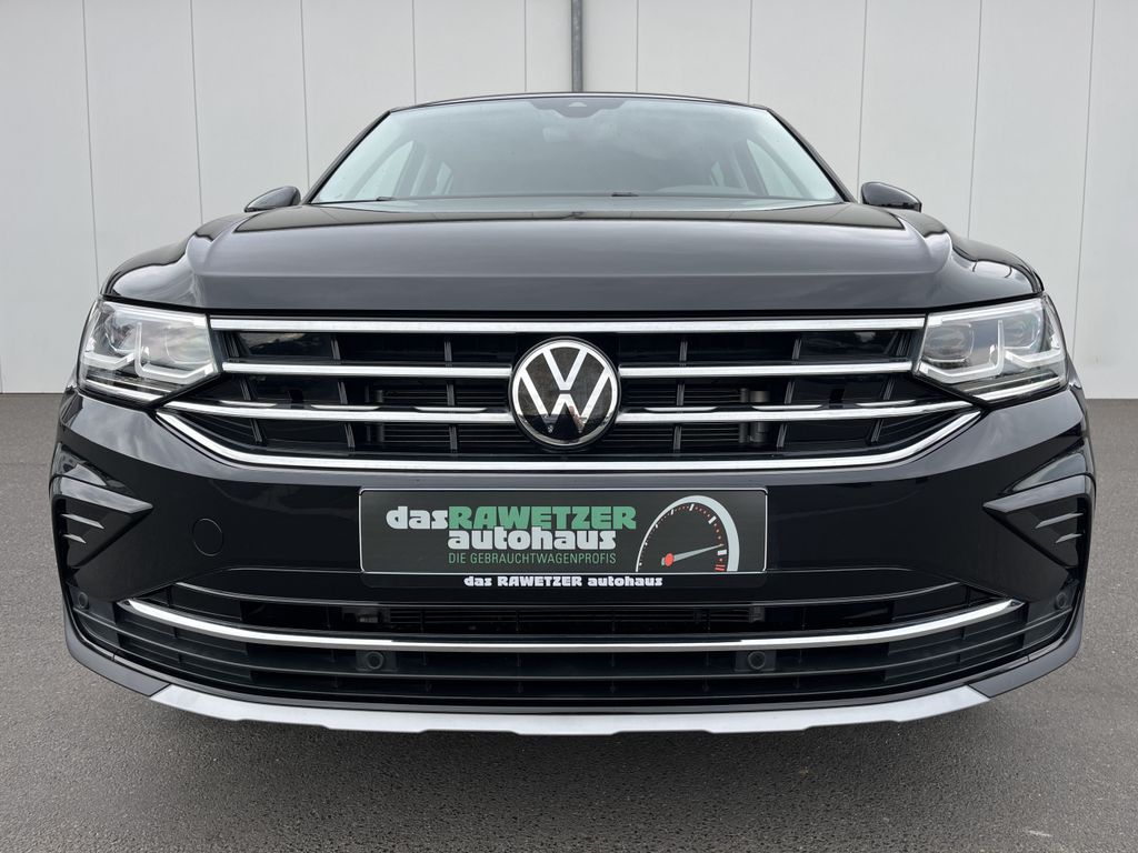 Volkswagen Tiguan 2023 г. Чёрный, пробег 28786 км