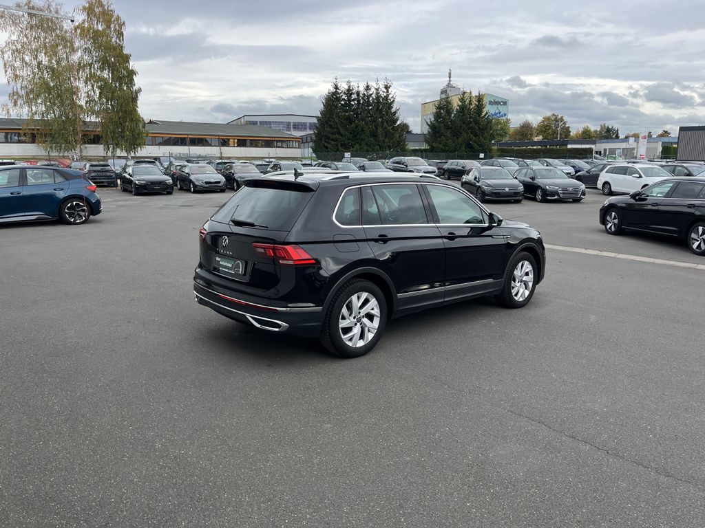 Volkswagen Tiguan 2023 г. Чёрный, пробег 28786 км