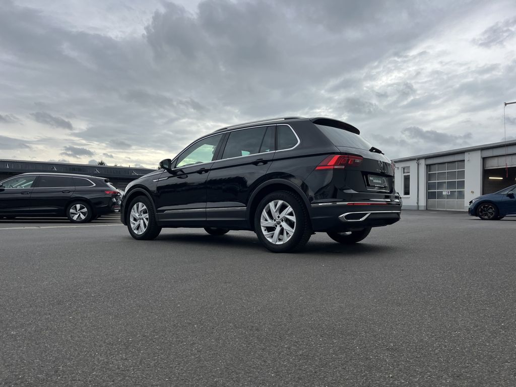 Volkswagen Tiguan 2023 г. Чёрный, пробег 28786 км