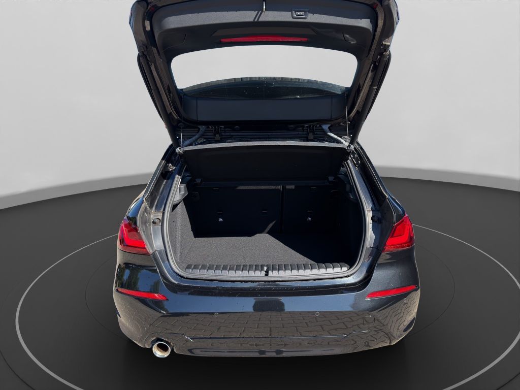 BMW 118 2021 г. Чёрный, пробег 38581 км