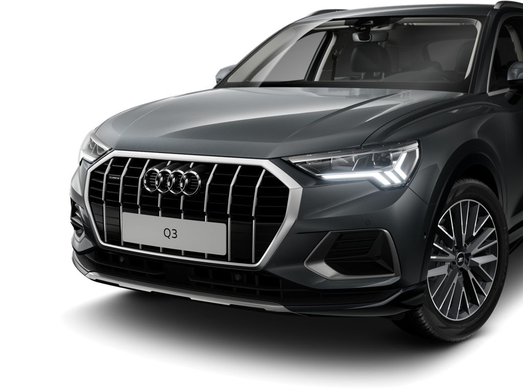 Audi Q3 2026 г. Красный, пробег 12091 км