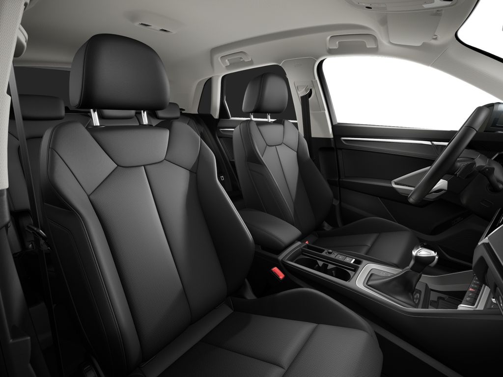 Audi Q3 2026 г. Красный, пробег 12091 км