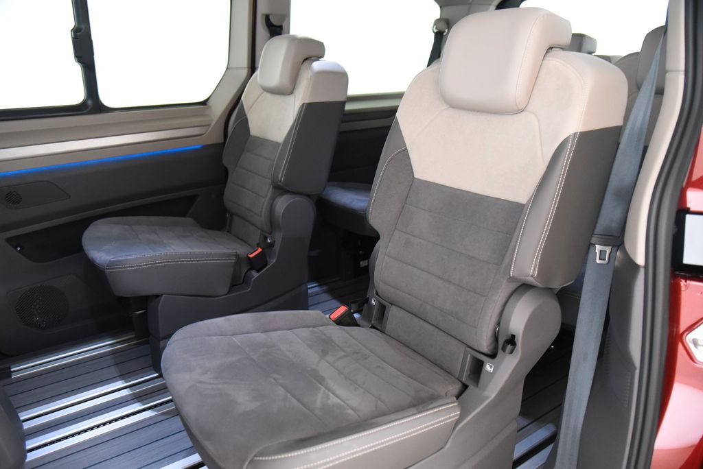 Volkswagen T7 MULTIVAN 2025 г. Чёрный, пробег 42900 км