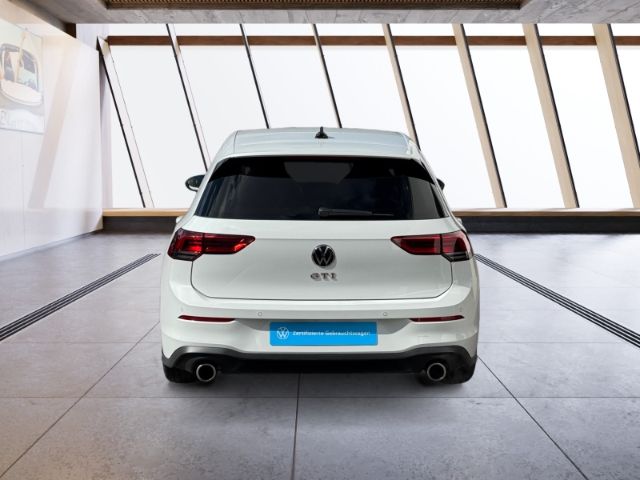 Volkswagen Golf 2024 г. Белый, пробег 37263 км