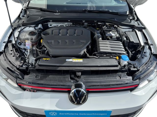 Volkswagen Golf 2024 г. Белый, пробег 37263 км