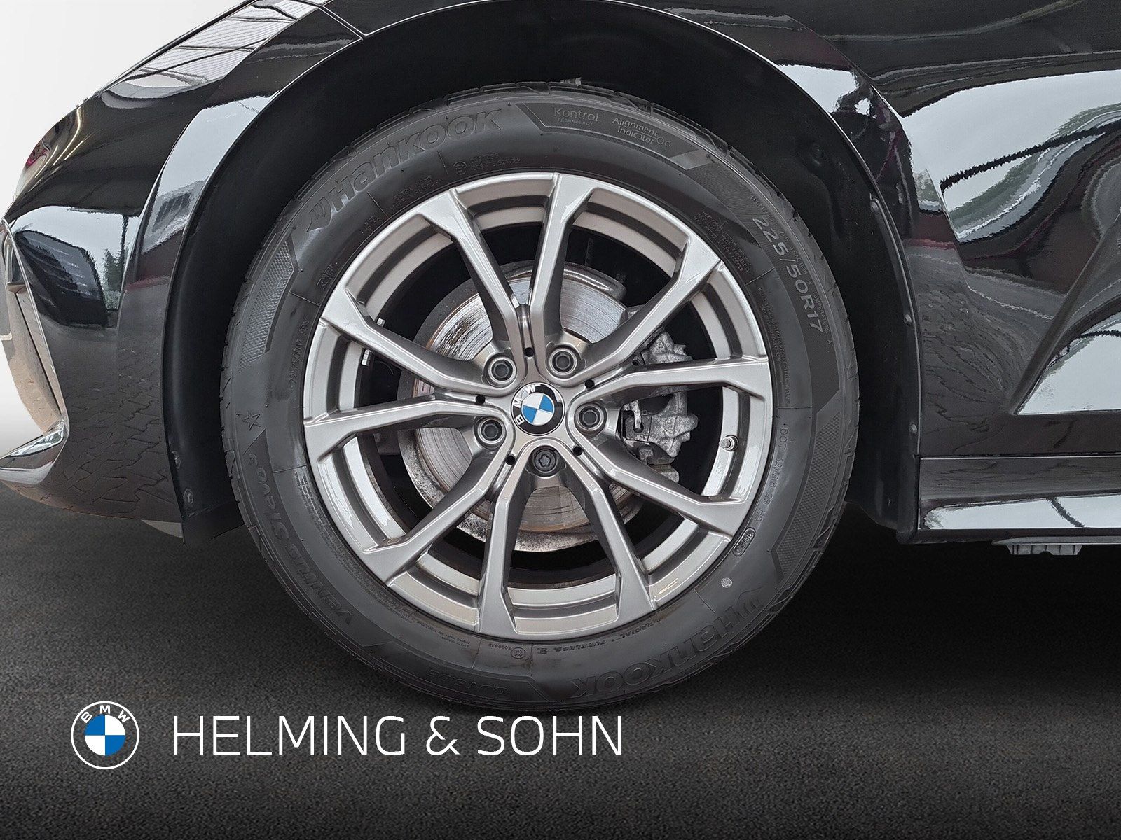 BMW 318 2023 г. Чёрный, пробег 43200 км