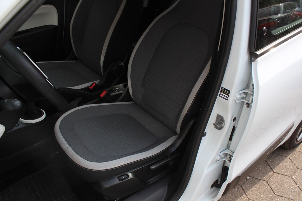 Renault Twingo 2023 г. Белый, пробег 48733 км