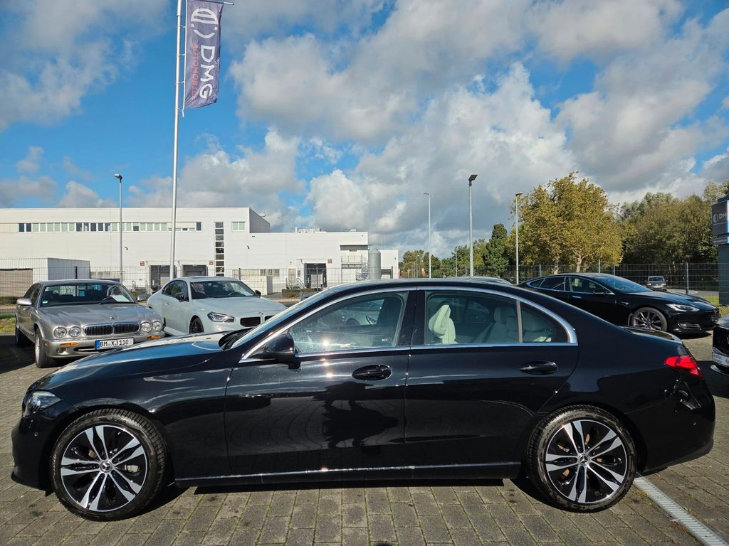 Mercedes-Benz C 180 2022 г. Чёрный, пробег 820 км
