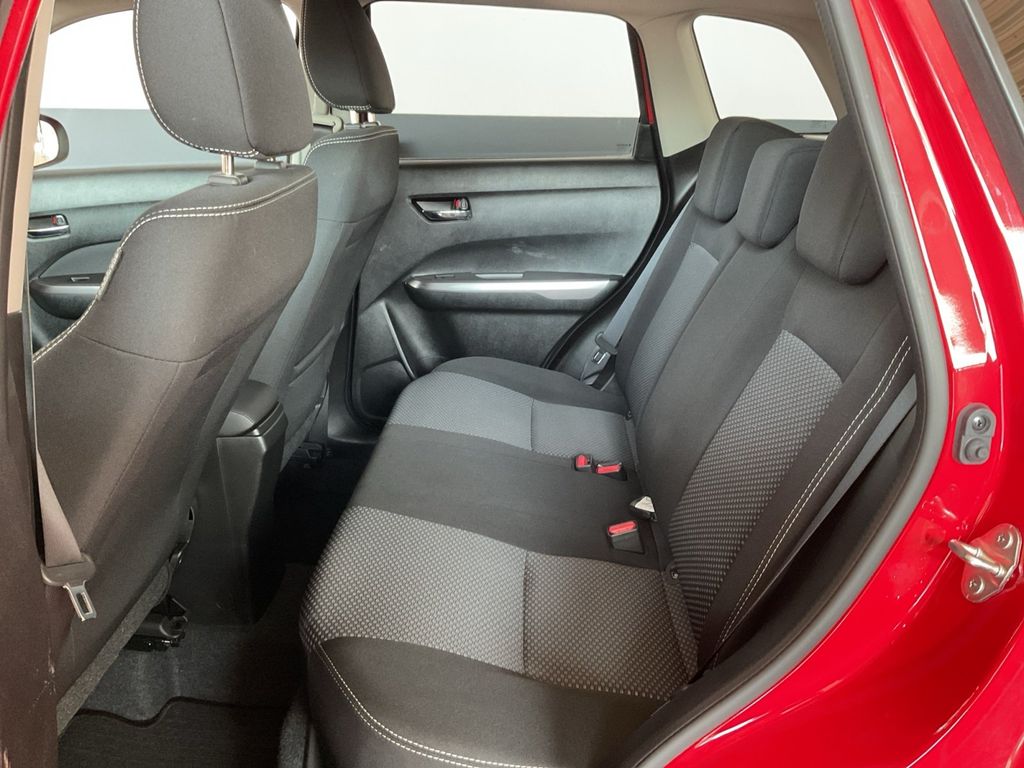 Suzuki Vitara 2022 г. Красный, пробег 40017 км