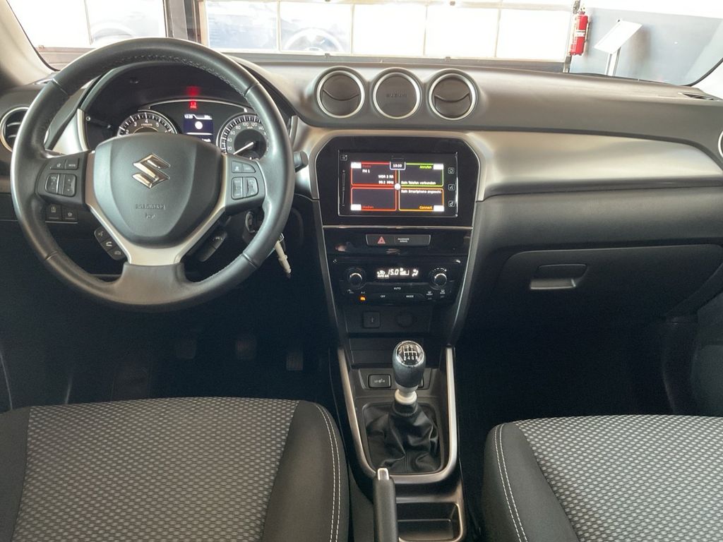 Suzuki Vitara 2022 г. Красный, пробег 40017 км