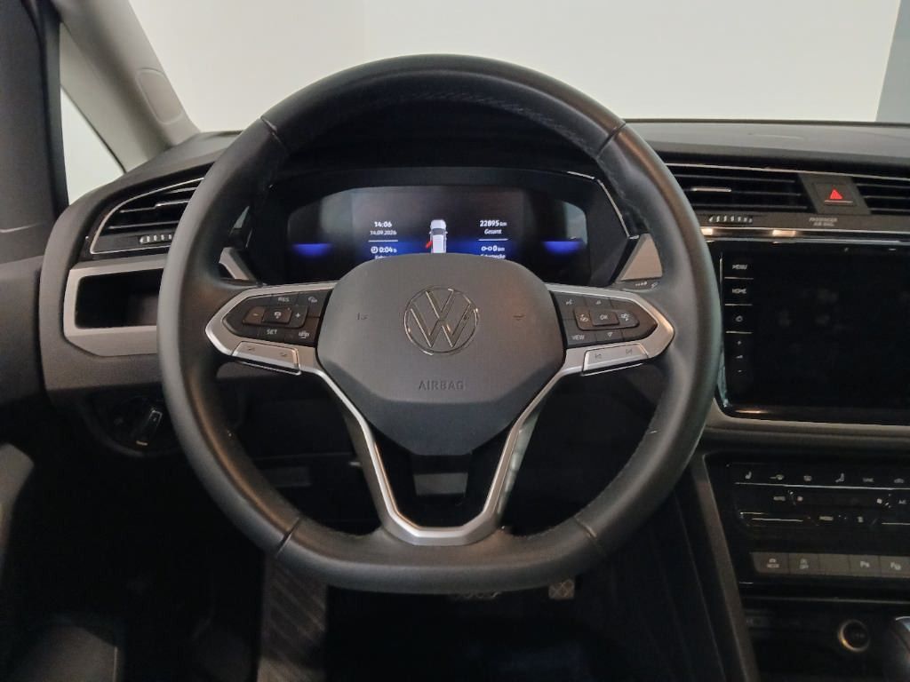 Volkswagen Touran 2025 г. Синий, пробег 22900 км