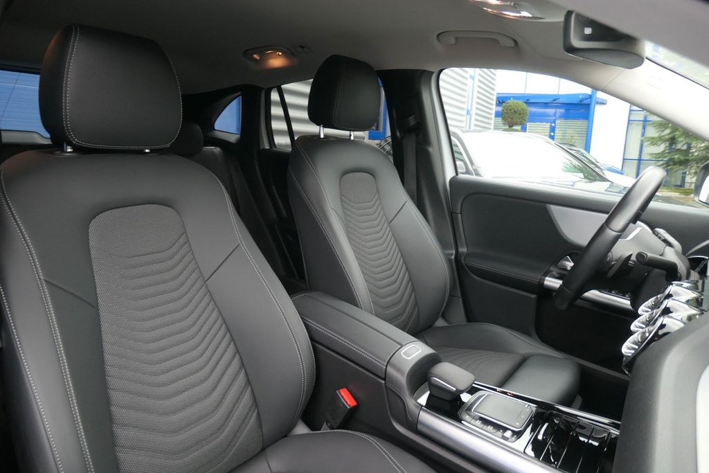 Mercedes-Benz GLA 200 2023 г. Белый, пробег 56866 км