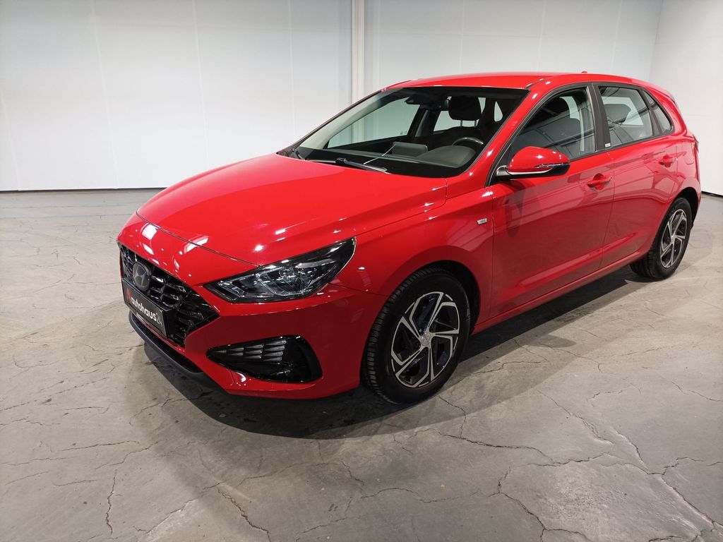 Hyundai i30 2021 г. Красный, пробег 57173 км