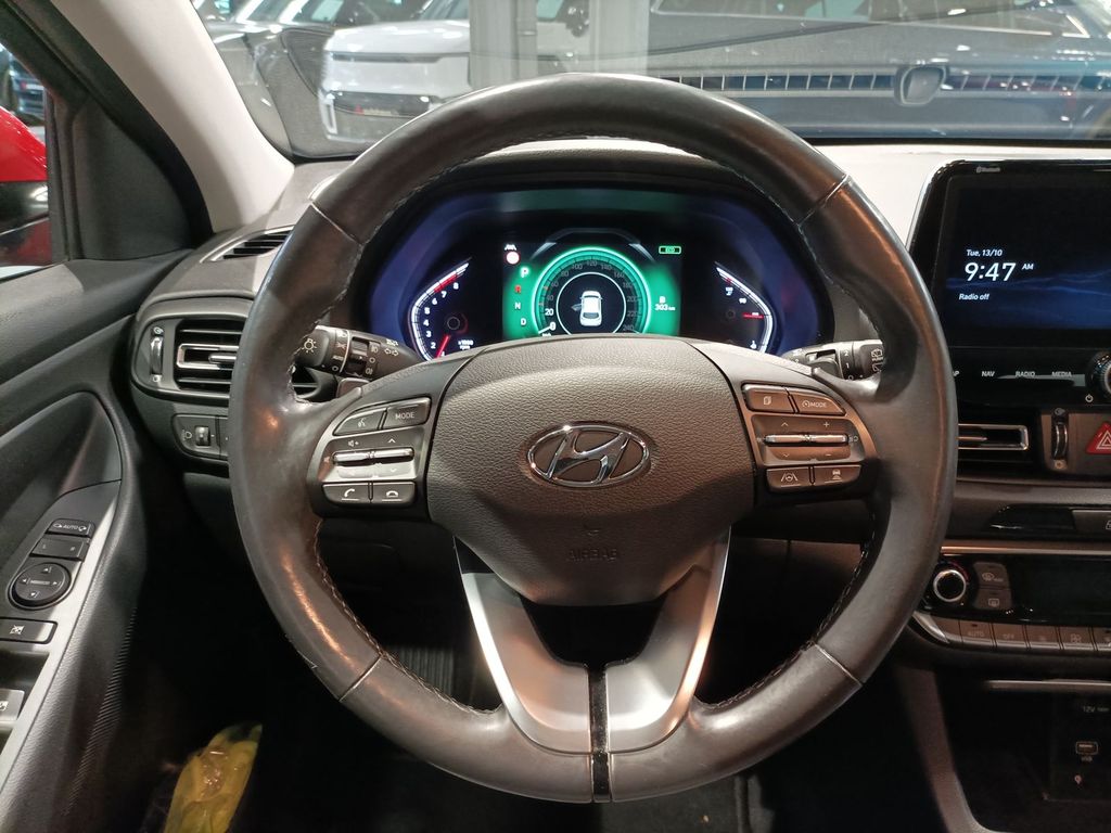 Hyundai i30 2021 г. Красный, пробег 57173 км