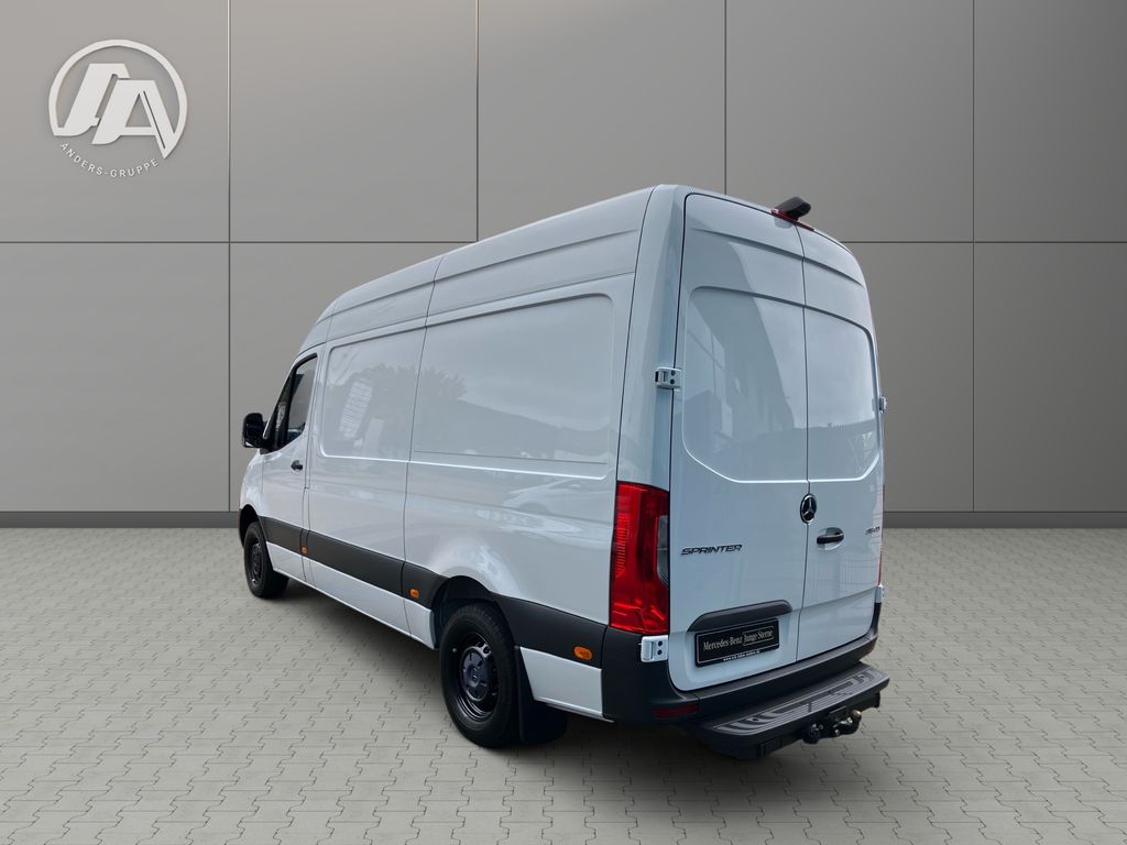 Mercedes-Benz SPRINTER 2024 г. Белый, пробег 56000 км