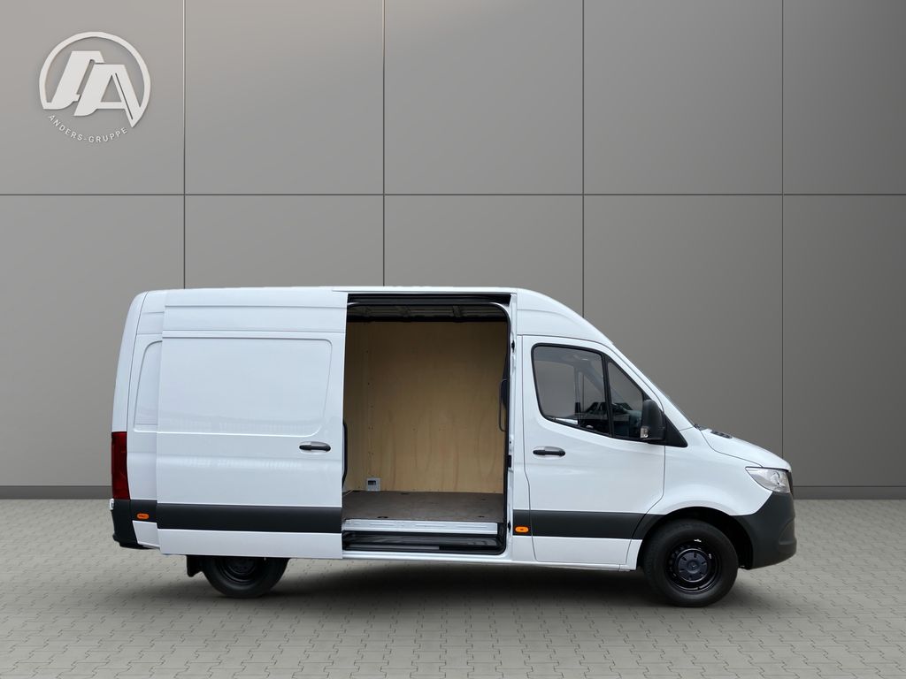Mercedes-Benz SPRINTER 2024 г. Белый, пробег 56000 км