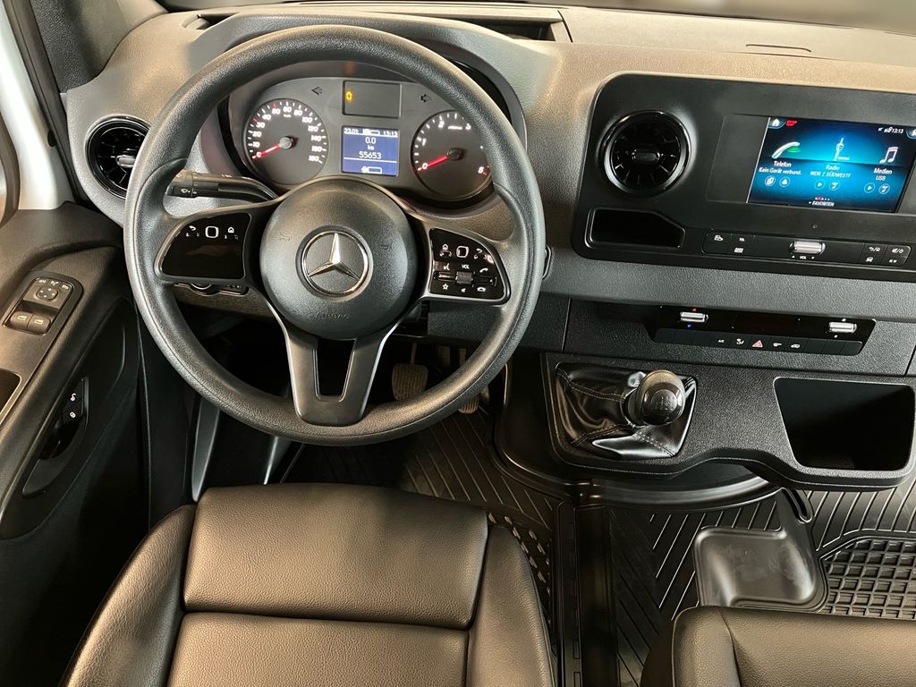 Mercedes-Benz SPRINTER 2024 г. Белый, пробег 56000 км