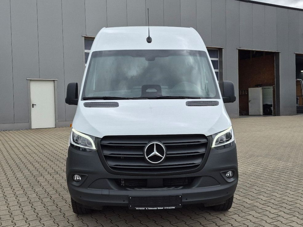 Mercedes-Benz SPRINTER 2024 г. Белый, пробег 44010 км