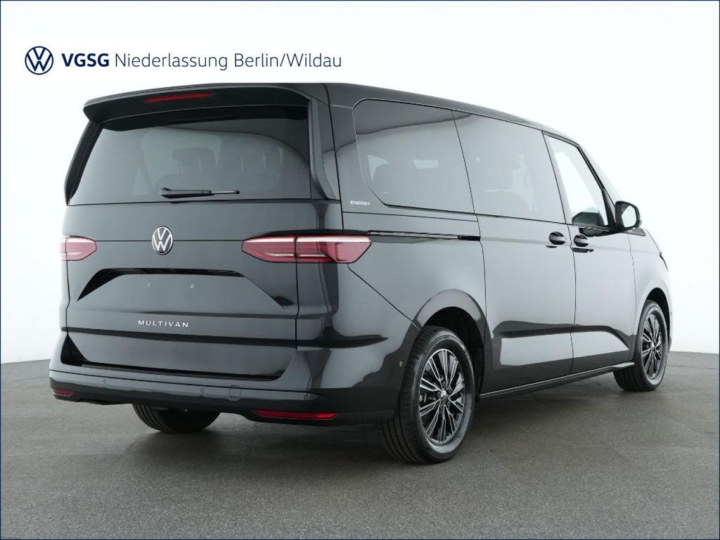 Volkswagen T7 MULTIVAN 2026 г. Чёрный, пробег 13558 км