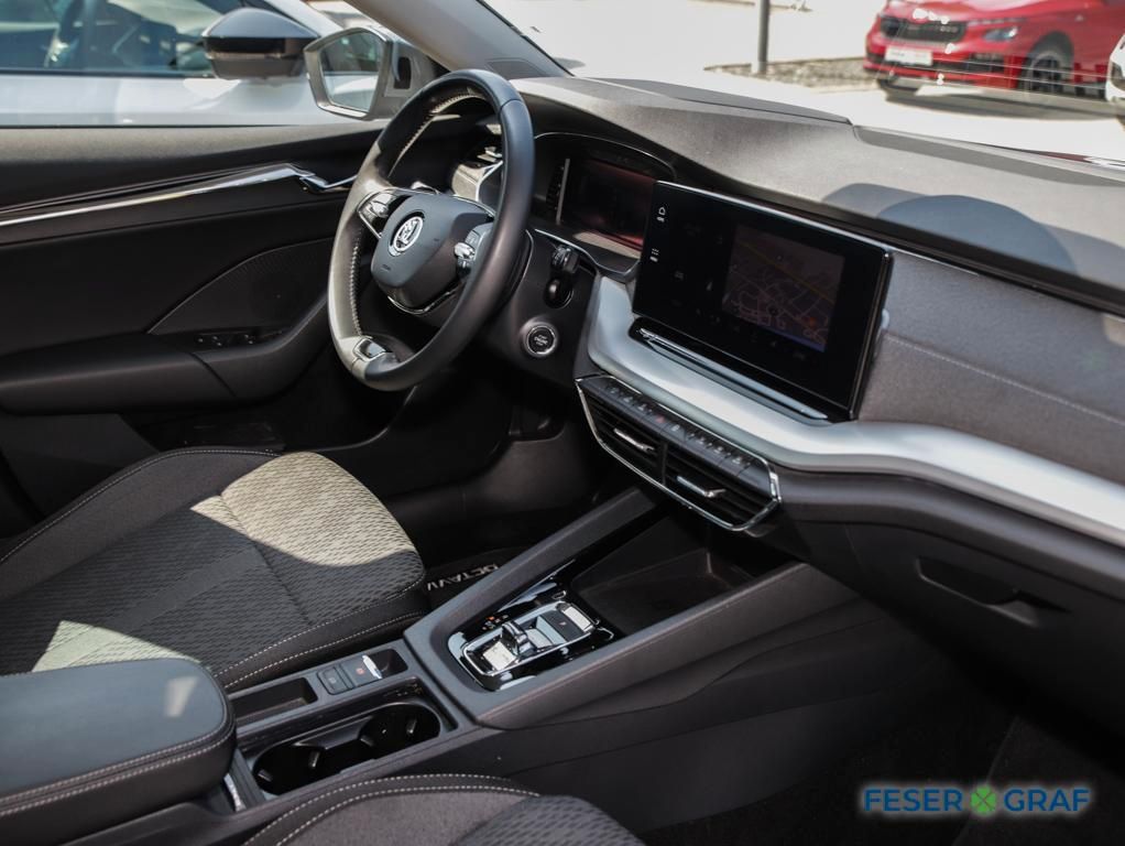 Skoda Octavia 2024 г. Серый, пробег 57850 км