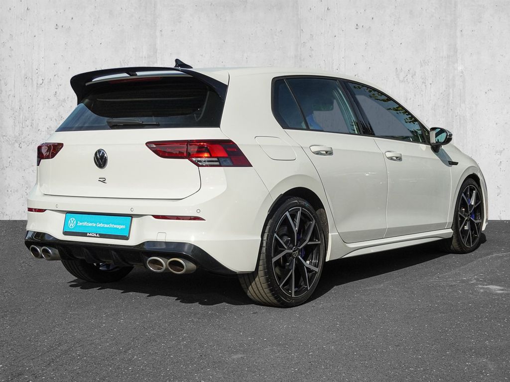 Volkswagen Golf 2023 г. Белый, пробег 54745 км