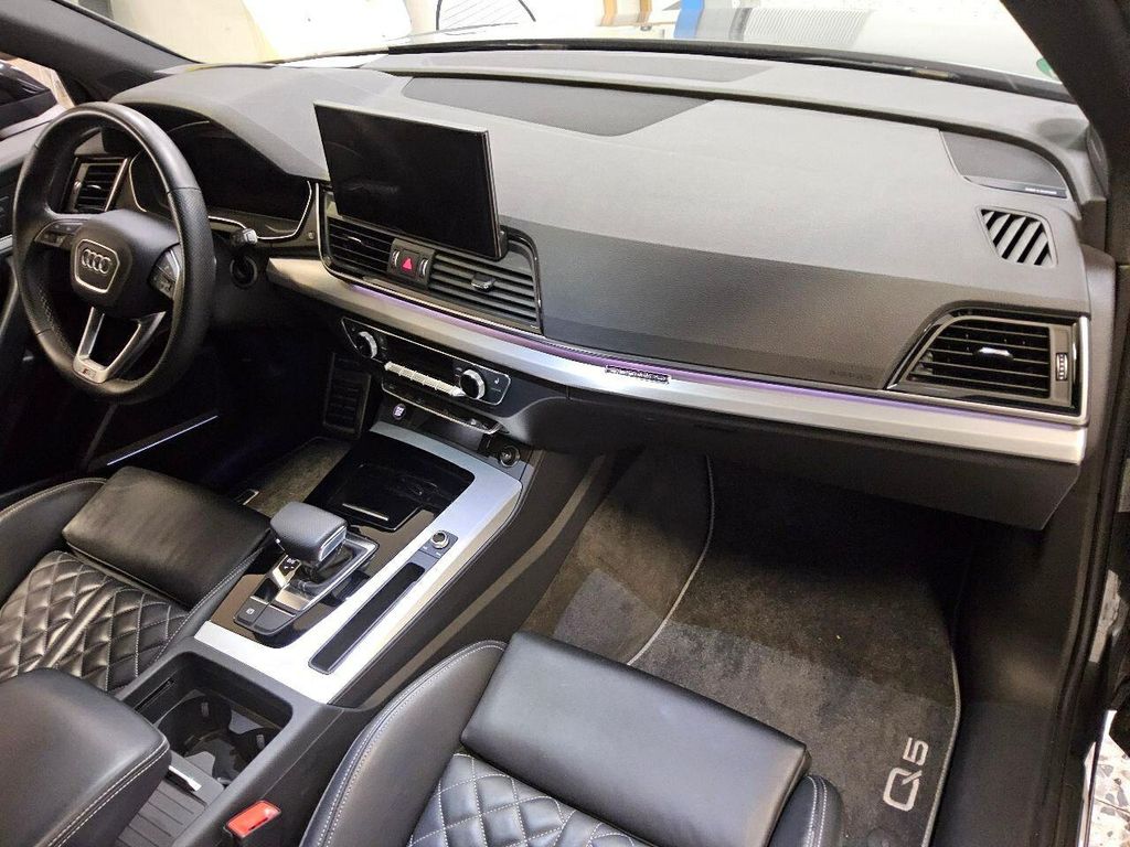 Audi Q5 2023 г. Серебристый, пробег 44936 км