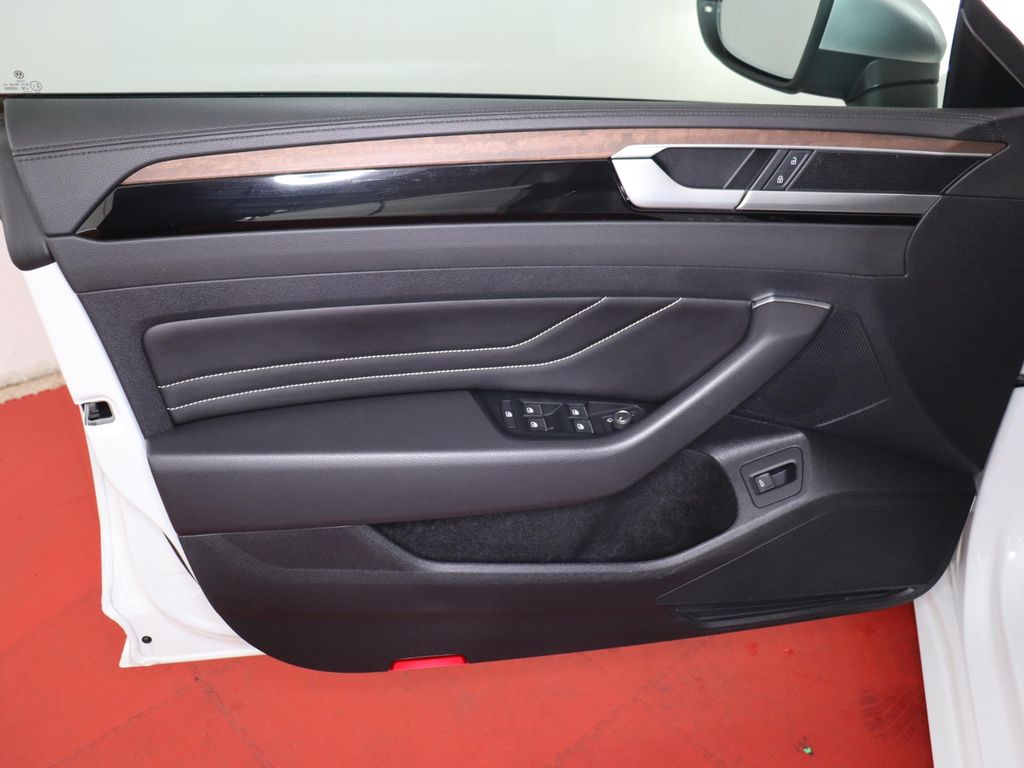 Volkswagen Arteon 2023 г. Белый, пробег 40708 км