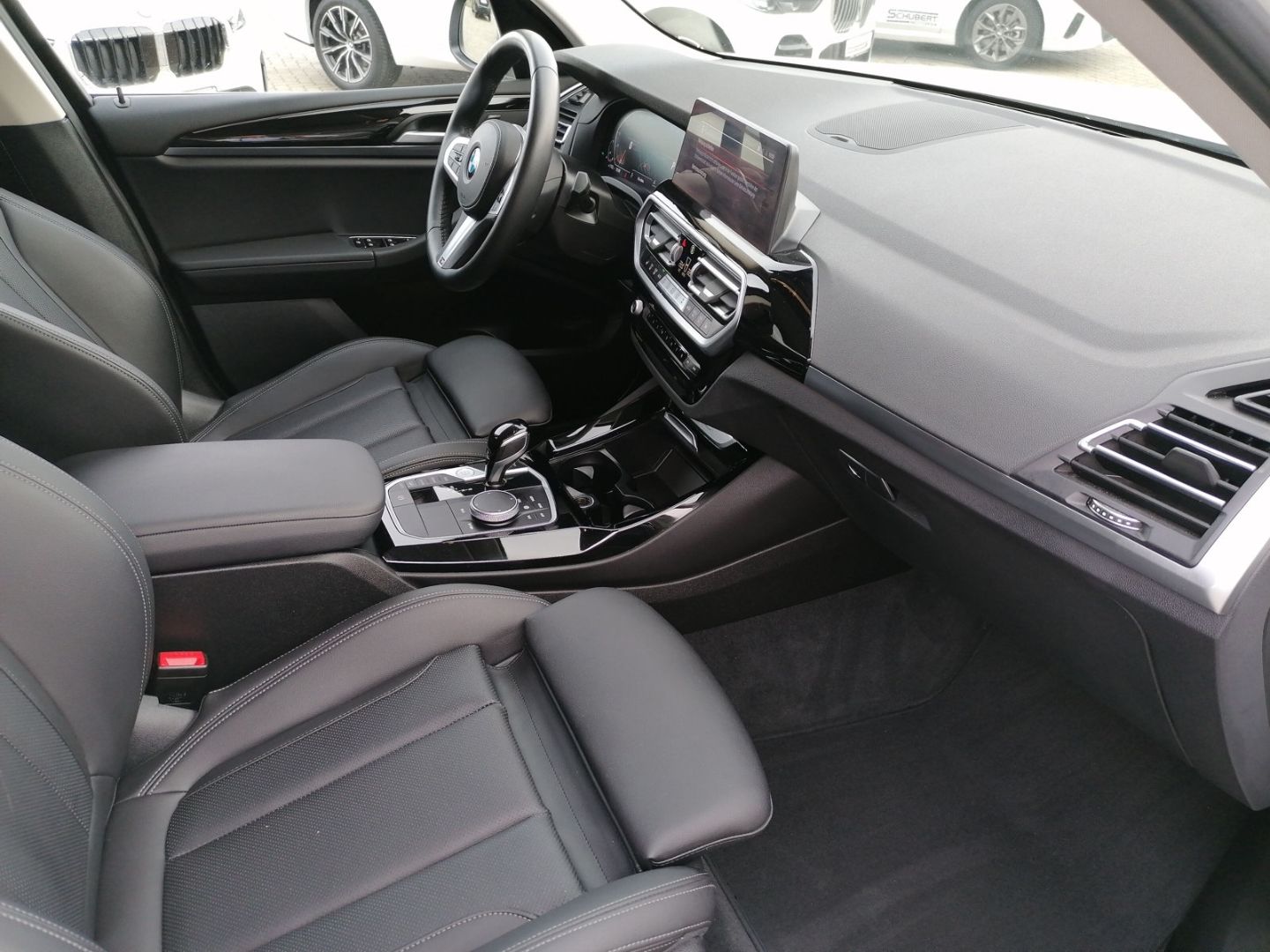 BMW X3 2022 г. Белый, пробег 41000 км