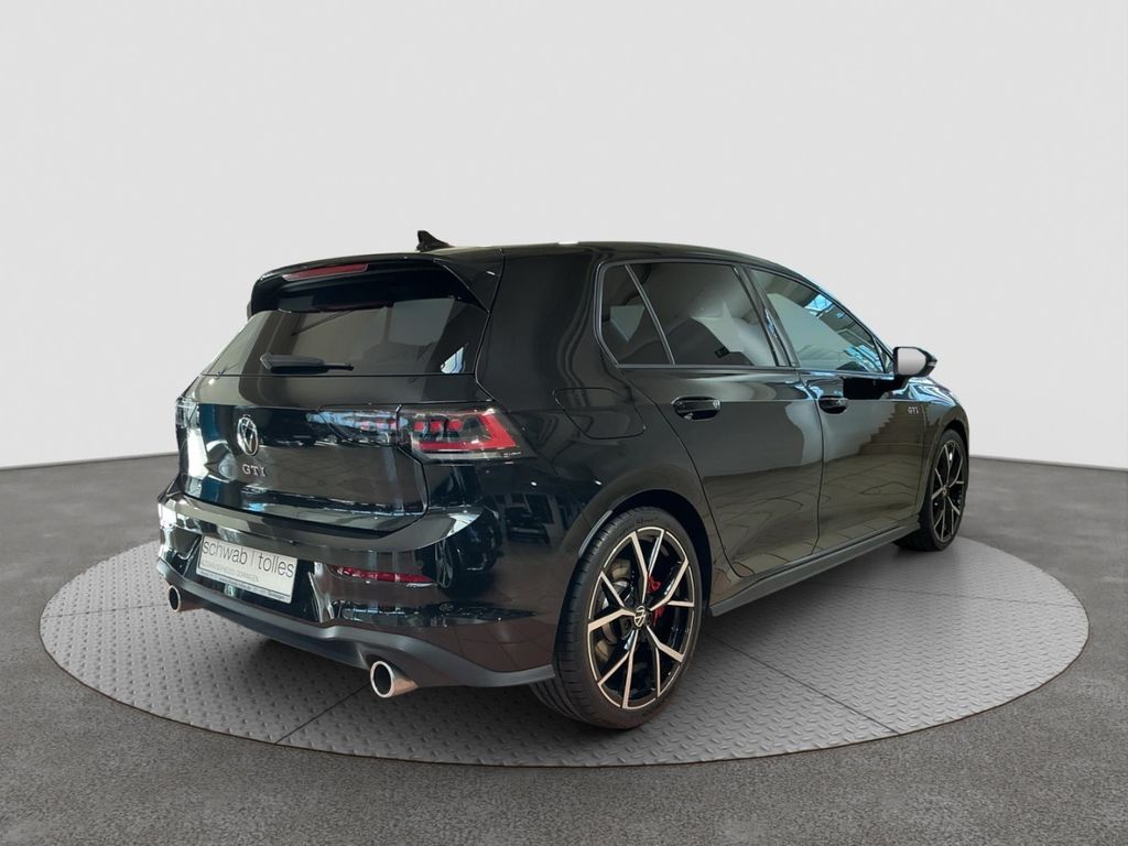 Volkswagen Golf 2025 г. Чёрный, пробег 18392 км