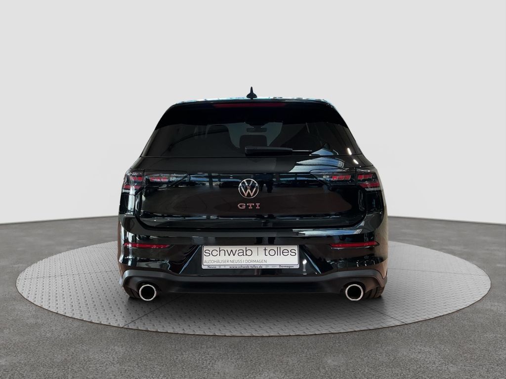 Volkswagen Golf 2025 г. Чёрный, пробег 18392 км