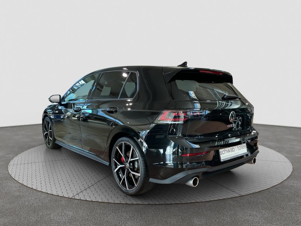 Volkswagen Golf 2025 г. Чёрный, пробег 18392 км