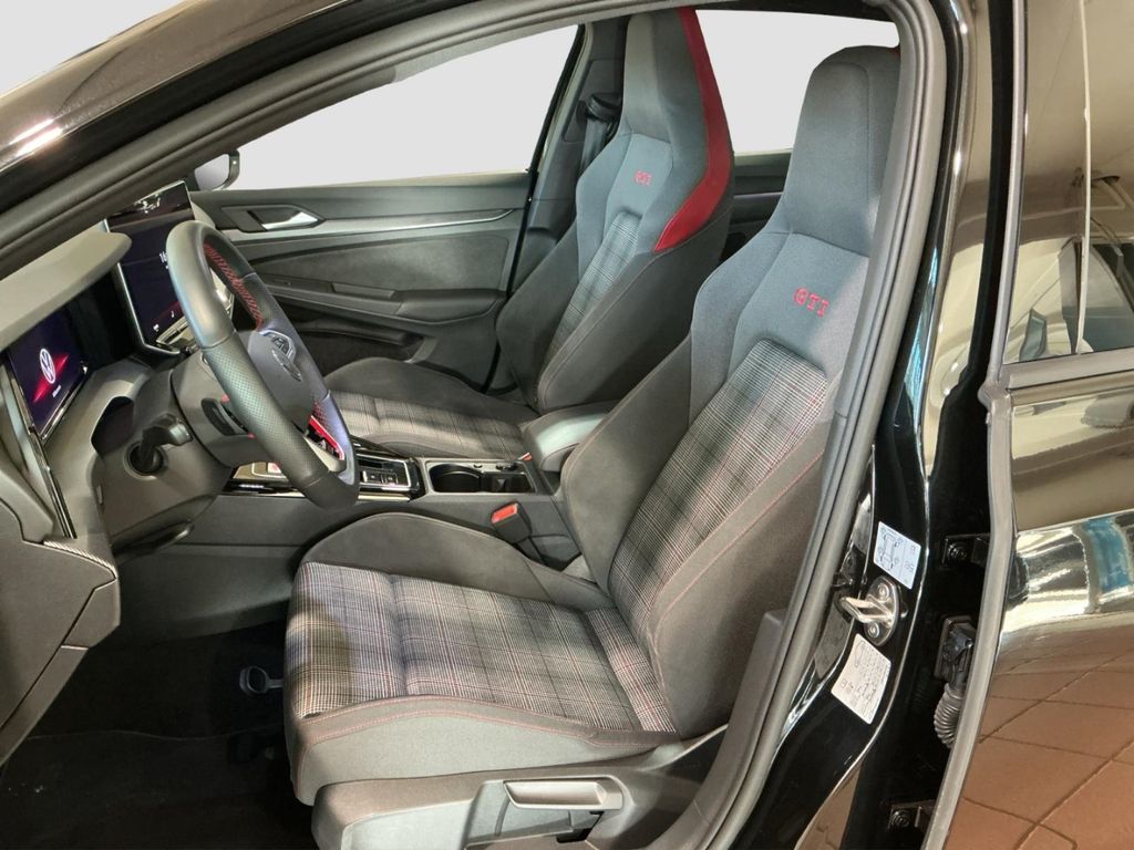 Volkswagen Golf 2025 г. Чёрный, пробег 18392 км