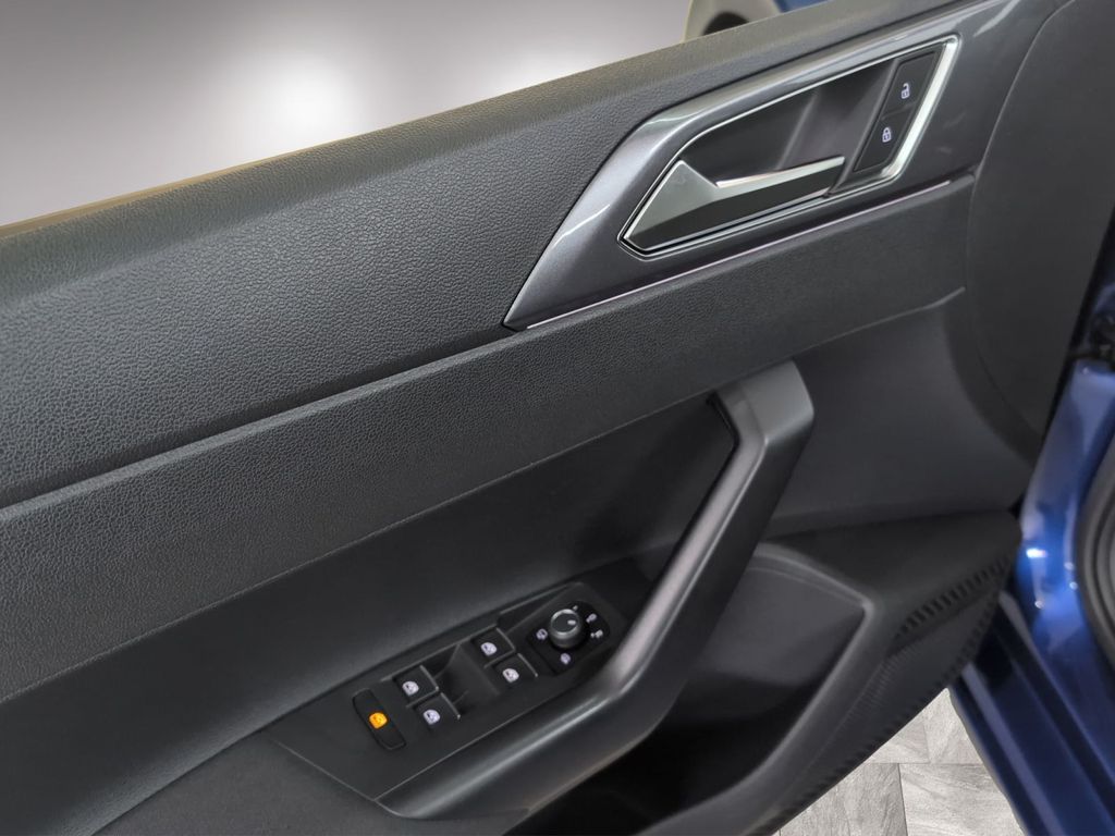 Volkswagen Polo 2022 г. Синий, пробег 56940 км