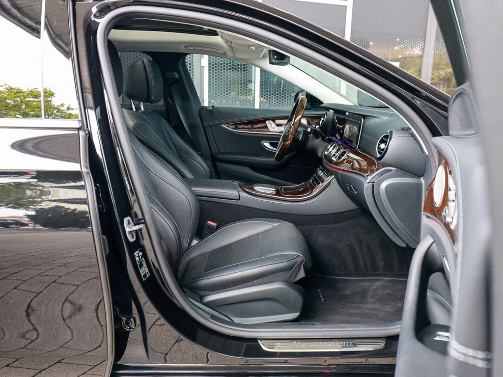 Mercedes-Benz E 400 2022 г. Чёрный, пробег 28825 км