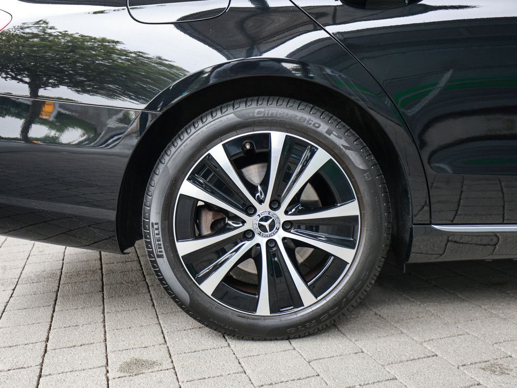 Mercedes-Benz E 400 2022 г. Чёрный, пробег 28825 км