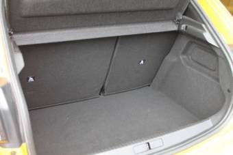 Peugeot 208 2021 г. Жёлтый, пробег 51000 км