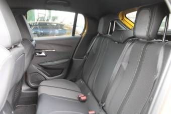 Peugeot 208 2021 г. Жёлтый, пробег 51000 км