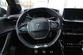 Peugeot 208 2021 г. Жёлтый, пробег 51000 км