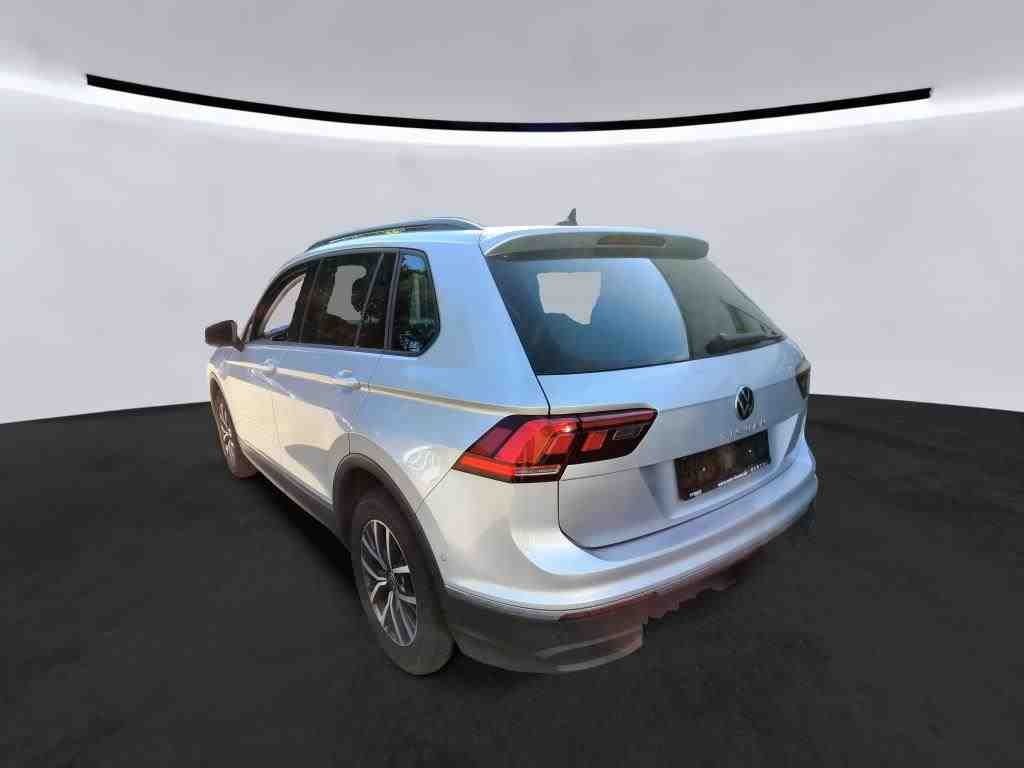 Volkswagen Tiguan 2023 г. Серебристый, пробег 58321 км