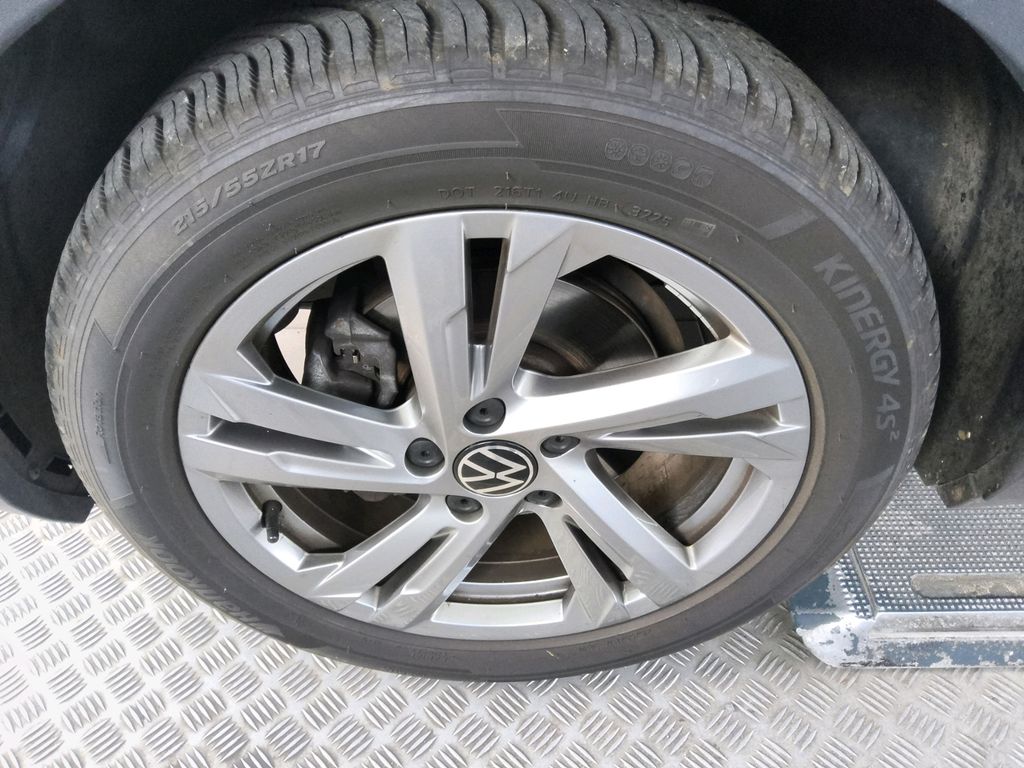 Volkswagen T-Roc 2022 г. Серый, пробег 53036 км
