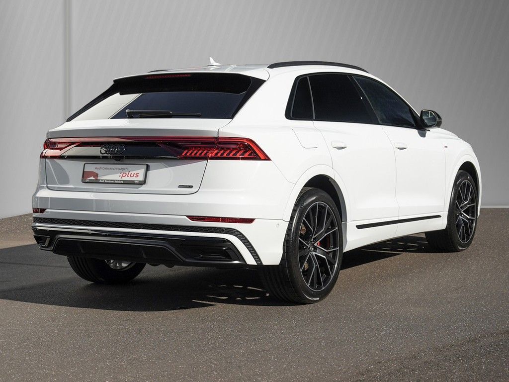 Audi Q8 2023 г. Белый, пробег 43958 км