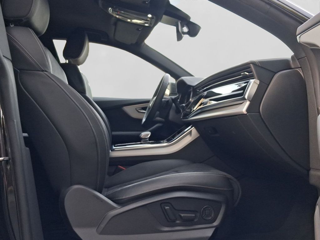 Audi Q8 2023 г. Чёрный, пробег 48164 км