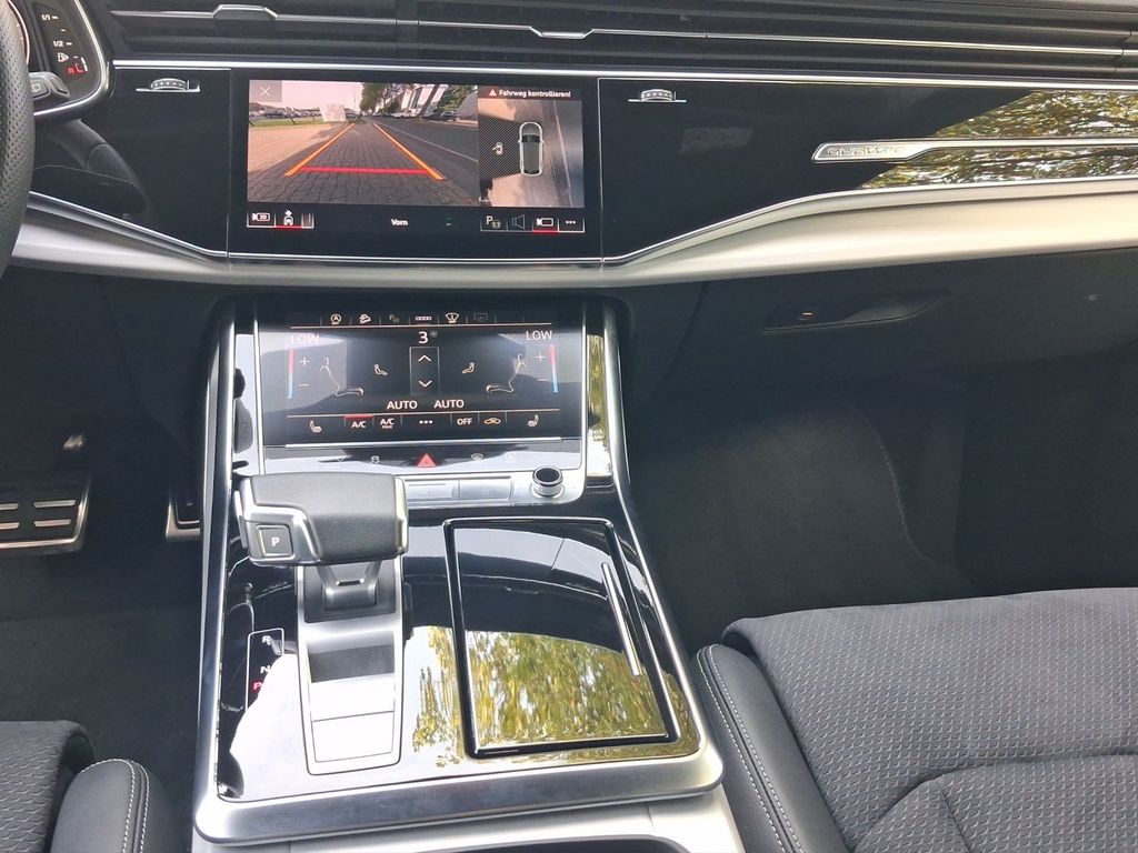 Audi Q8 2023 г. Чёрный, пробег 48164 км