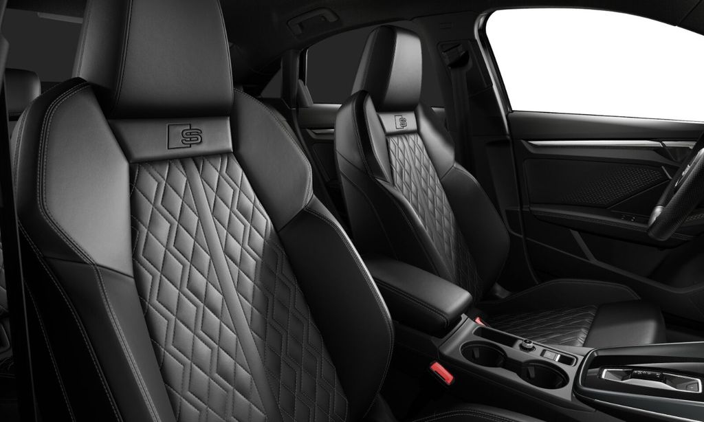Audi S3 2025 г. Чёрный, пробег 10907 км