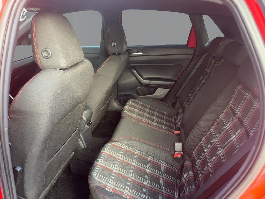 Volkswagen Polo 2022 г. Красный, пробег 45696 км